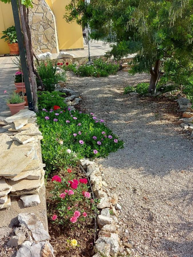 Grieks Vakantiehuis To Kalokairi Kougaíika Dış mekan fotoğraf